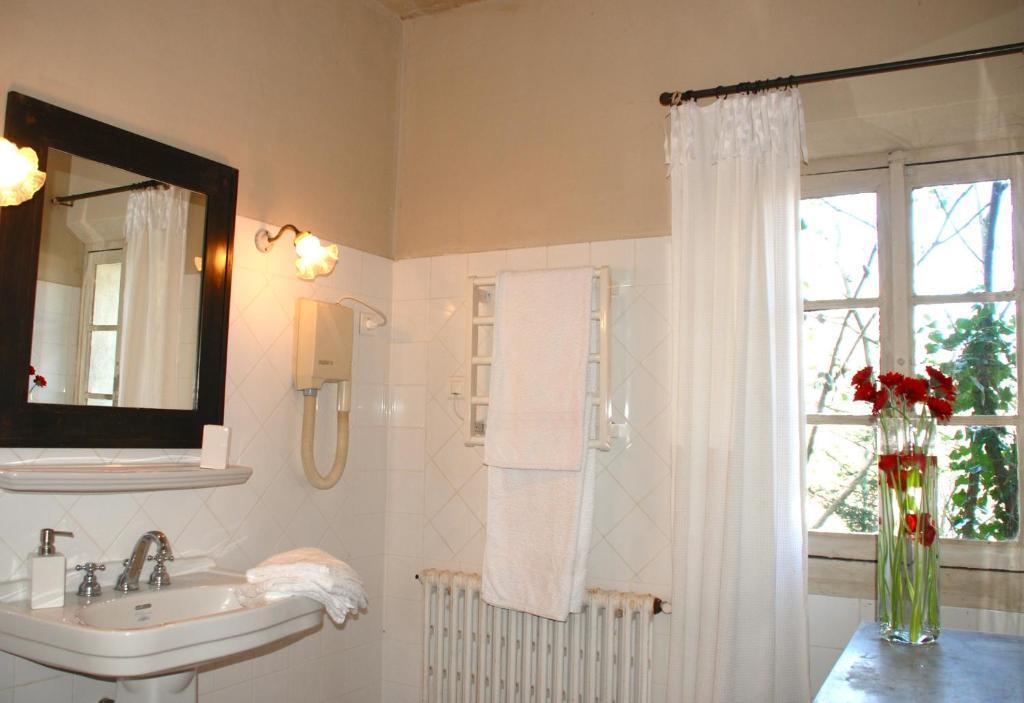 Campagne Baudeloup Bed and Breakfast LʼIsle-sur-la-Sorgue Δωμάτιο φωτογραφία